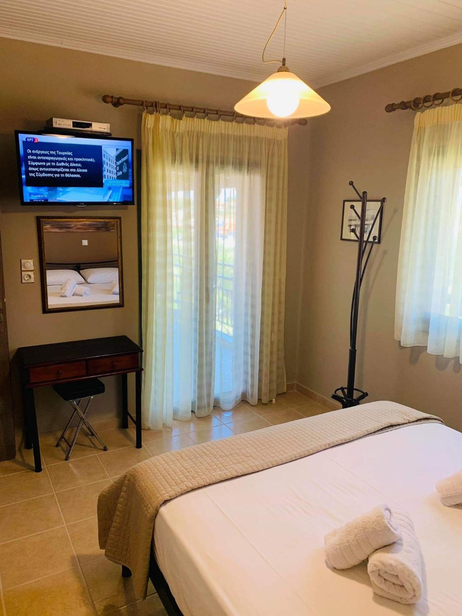 Finikes Apartments Stoúpa Chambre photo