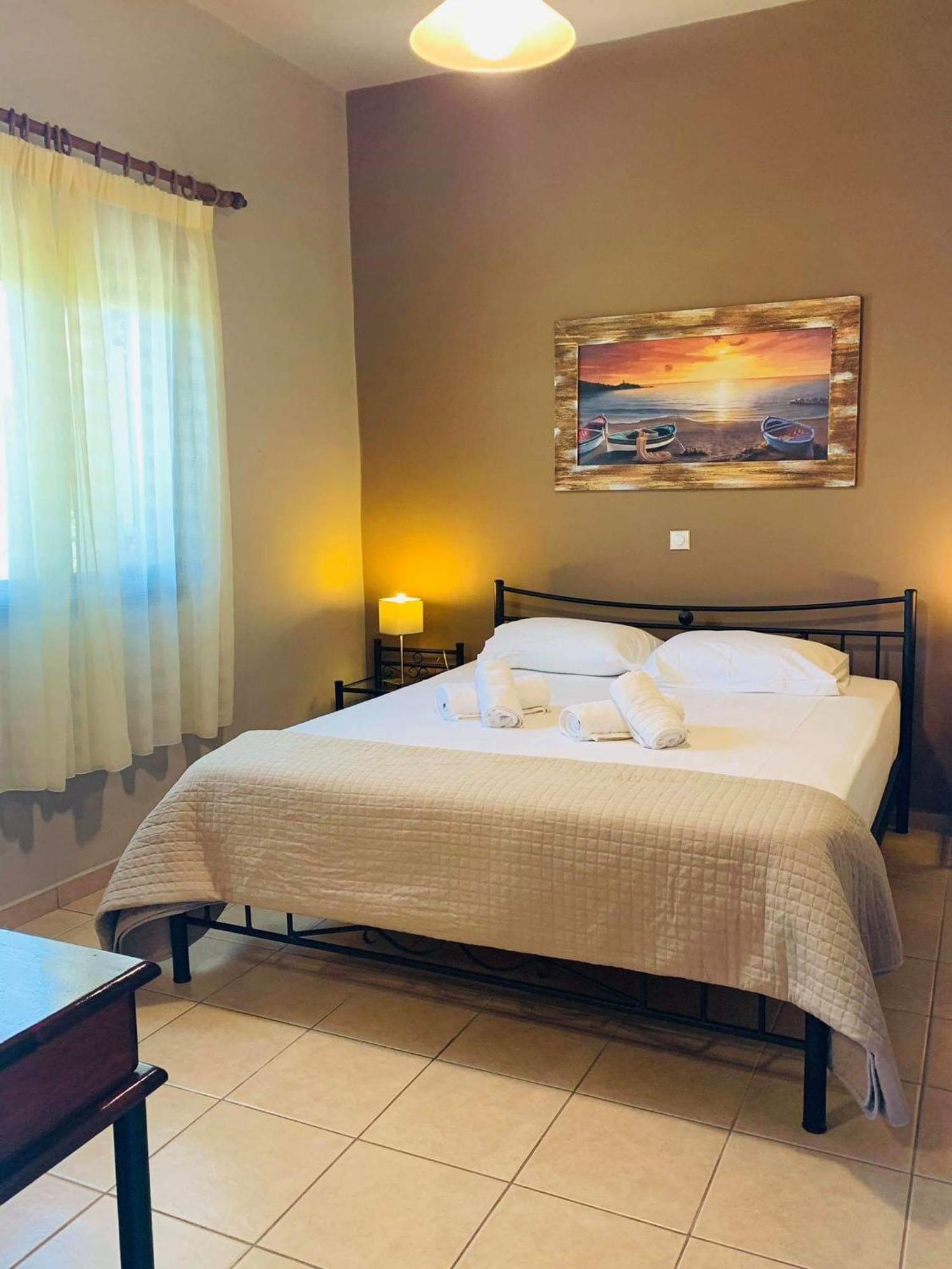 Finikes Apartments Stoúpa Chambre photo