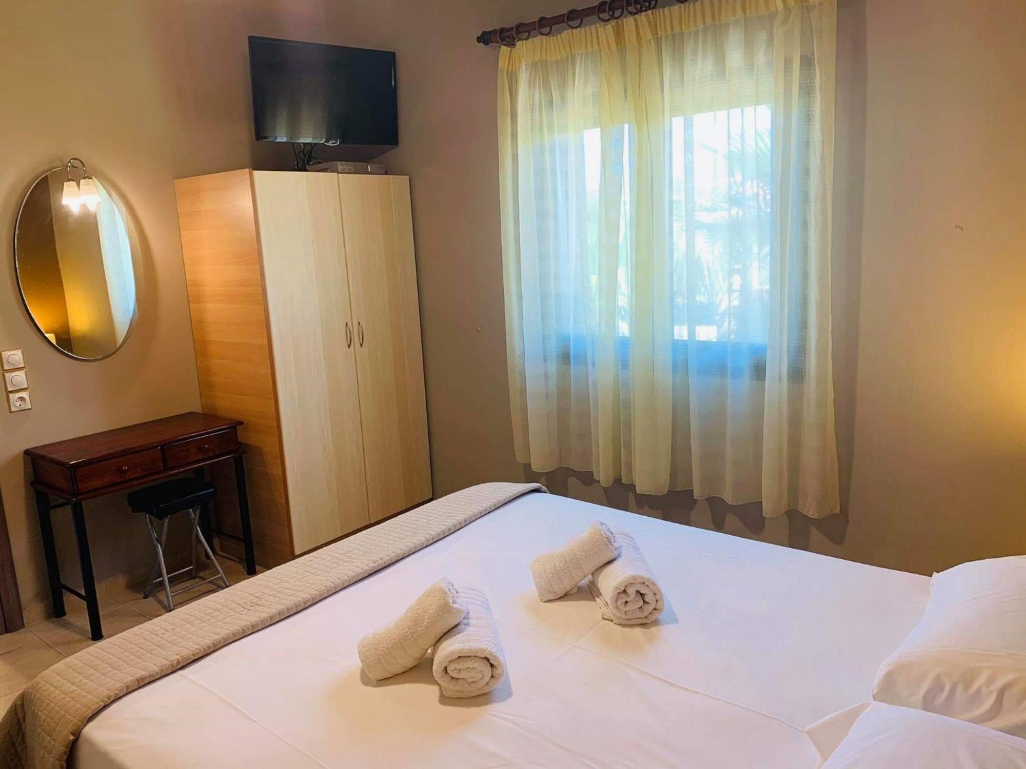 Finikes Apartments Stoúpa Chambre photo