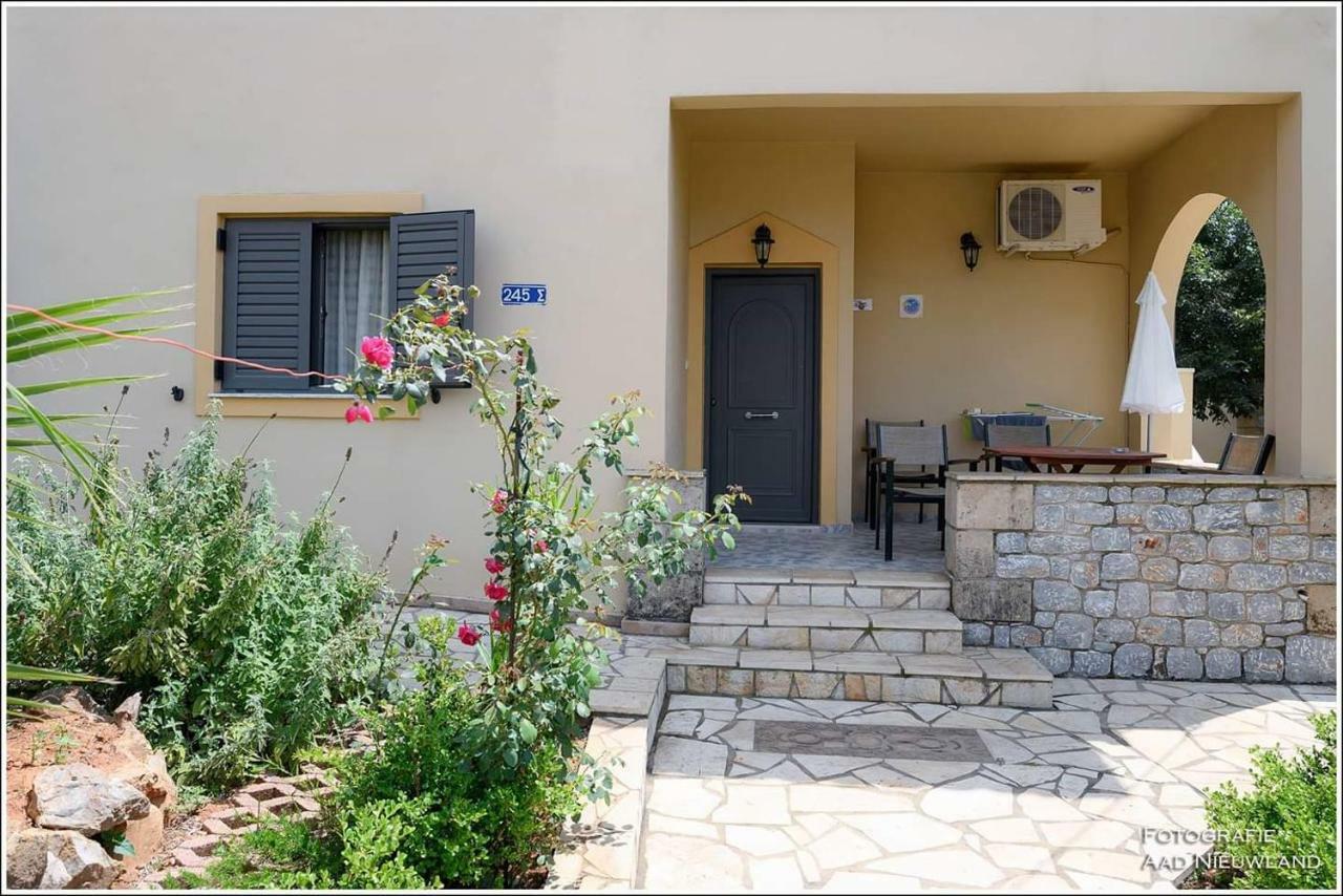 Finikes Apartments Stoúpa Extérieur photo